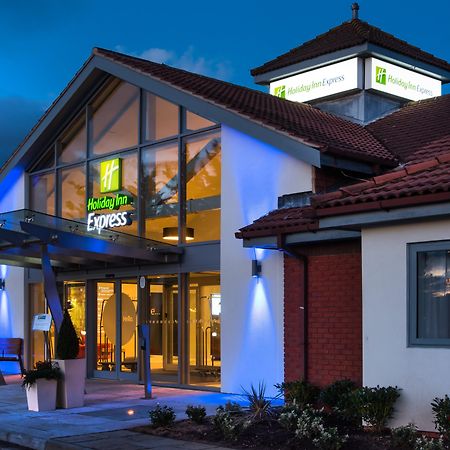 Holiday Inn Express Portsmouth - North By Ihg Exterior foto