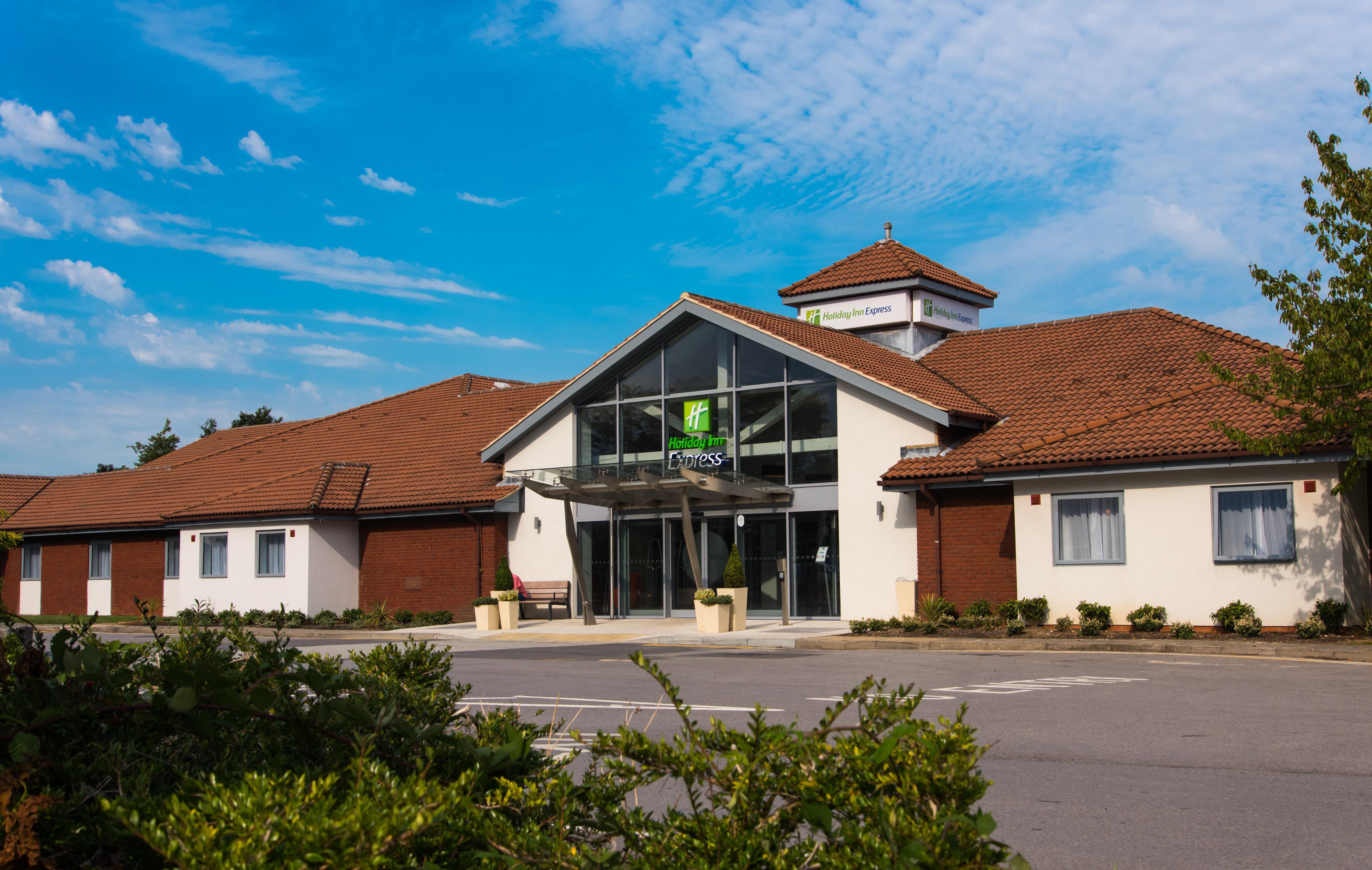 Holiday Inn Express Portsmouth - North By Ihg Exterior foto