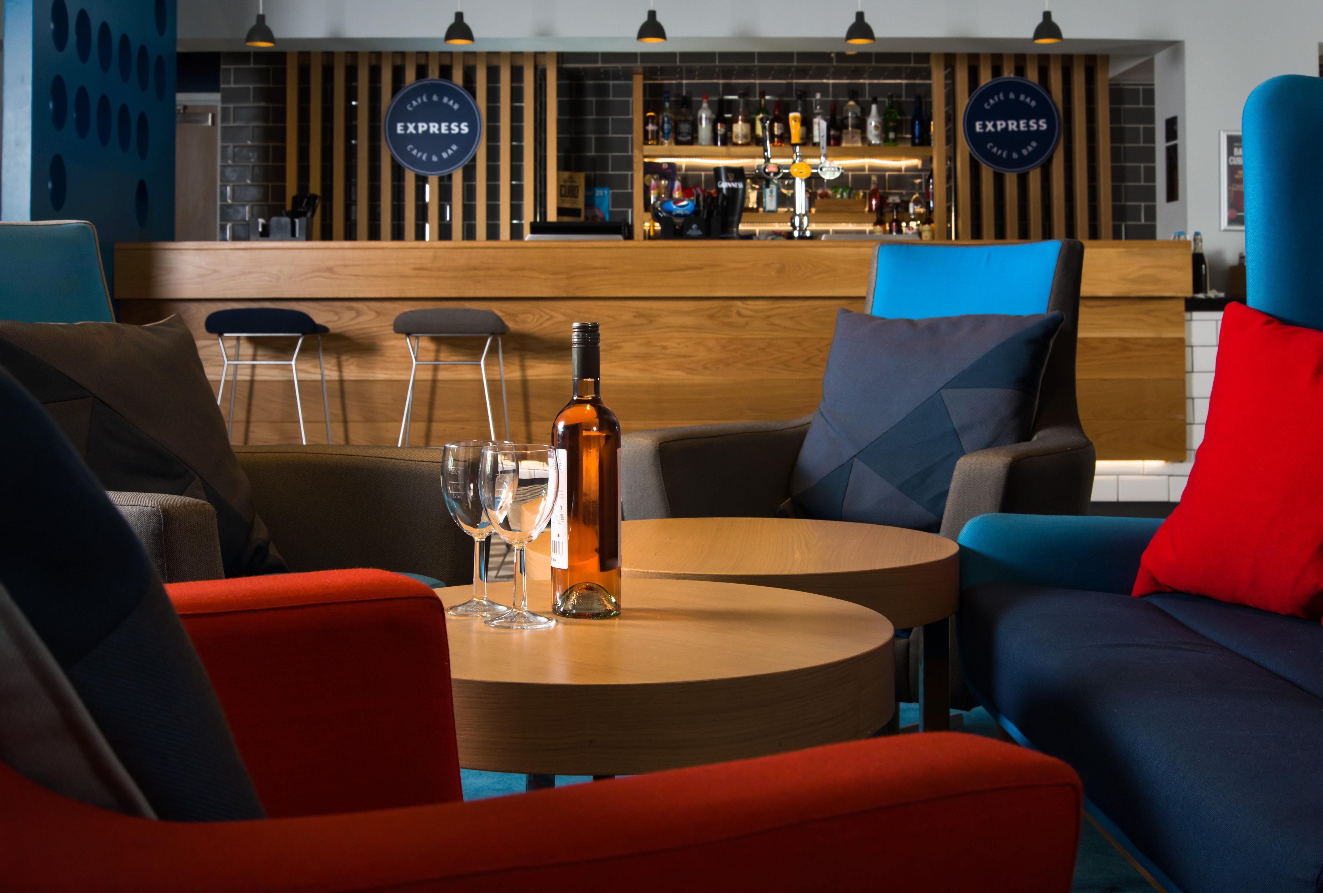 Holiday Inn Express Portsmouth - North By Ihg Exterior foto
