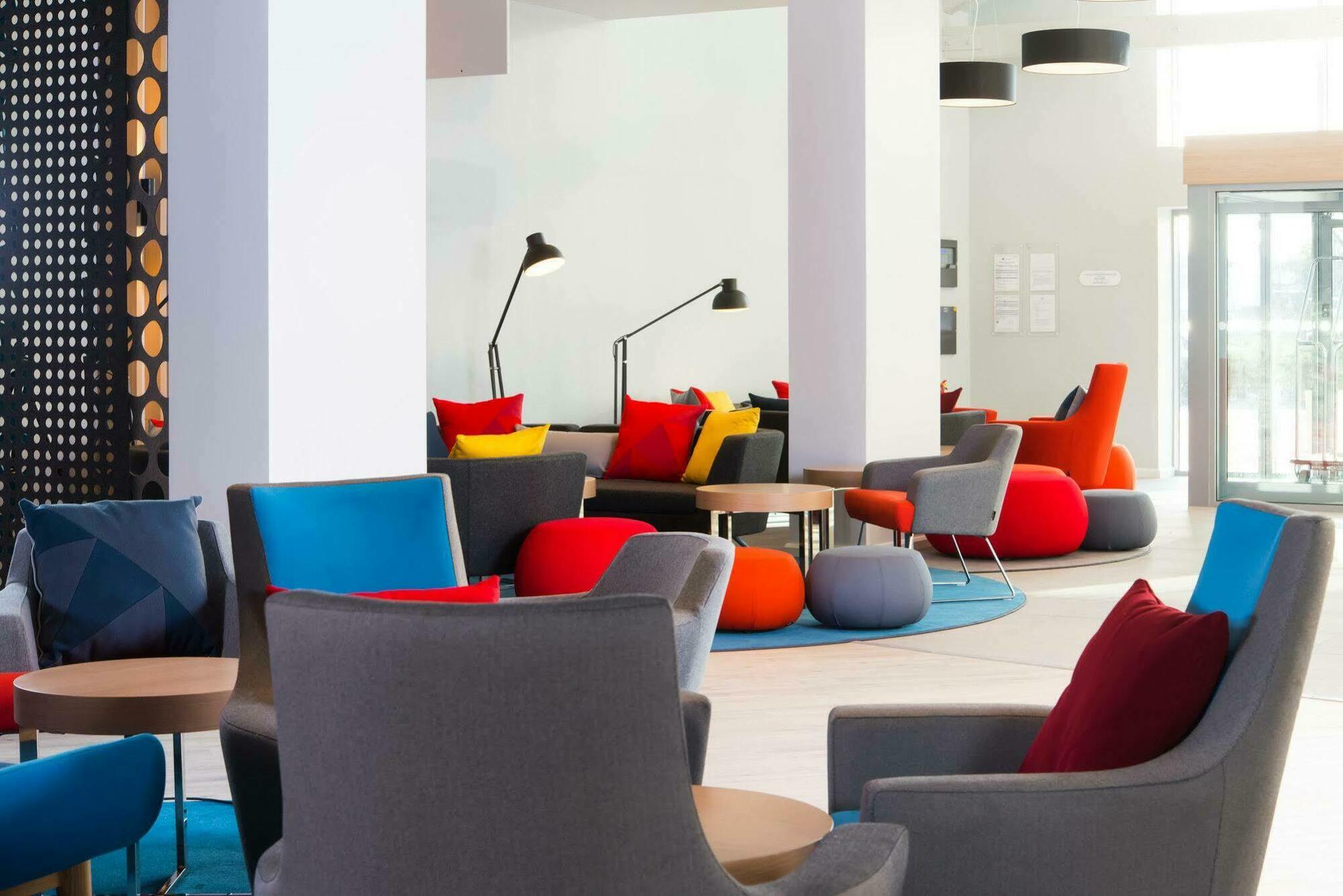 Holiday Inn Express Portsmouth - North By Ihg Exterior foto